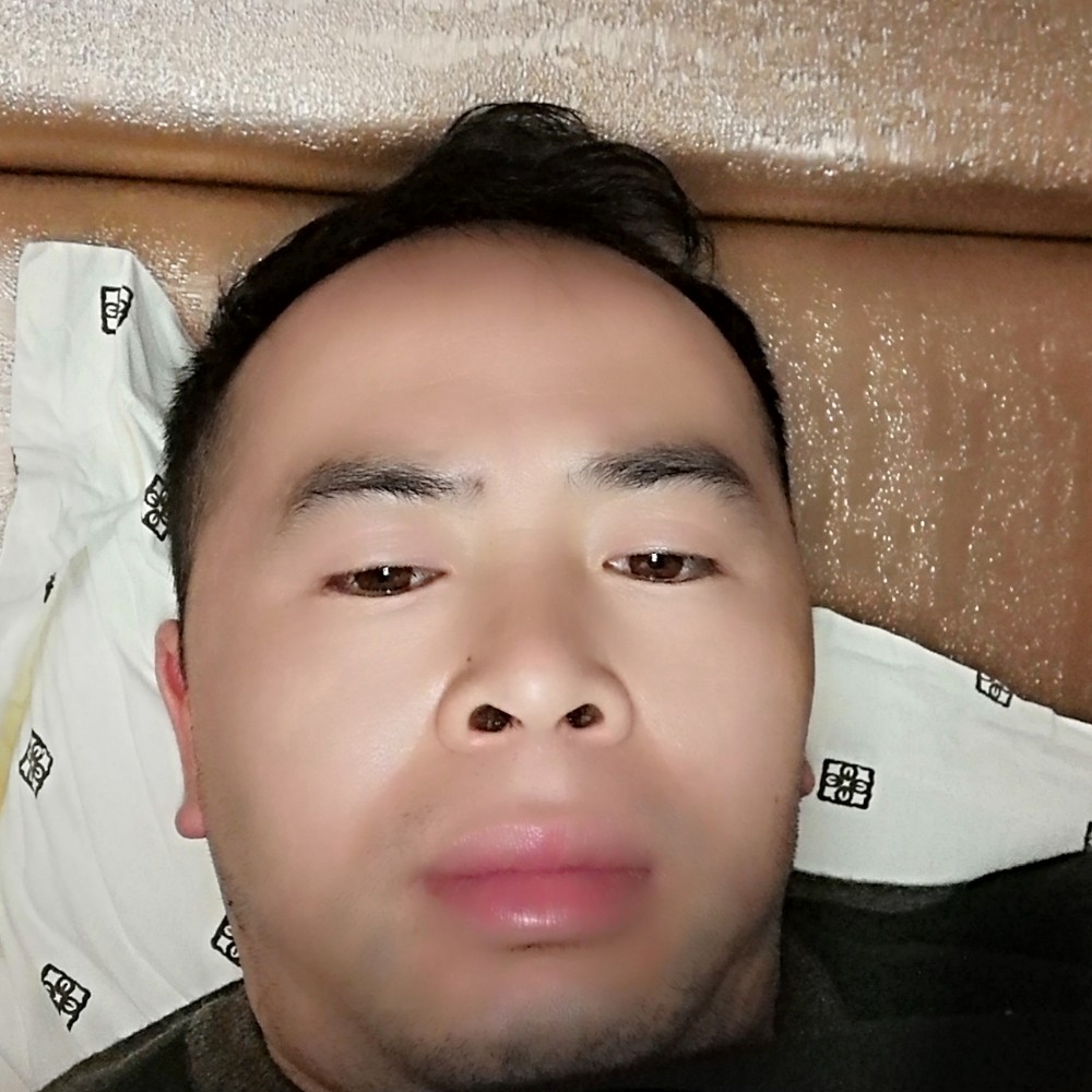 笑点低有砖头的照片