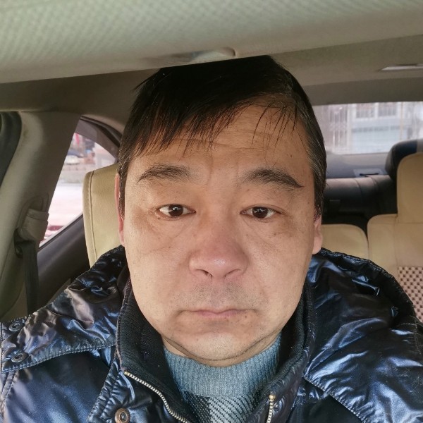 忧伤笑过客的照片
