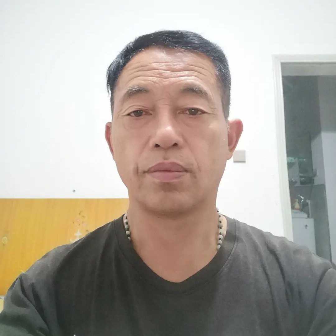 夕阳深拥孤單的照片