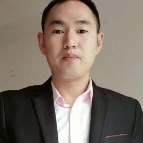 灰狼苦恋大气的照片