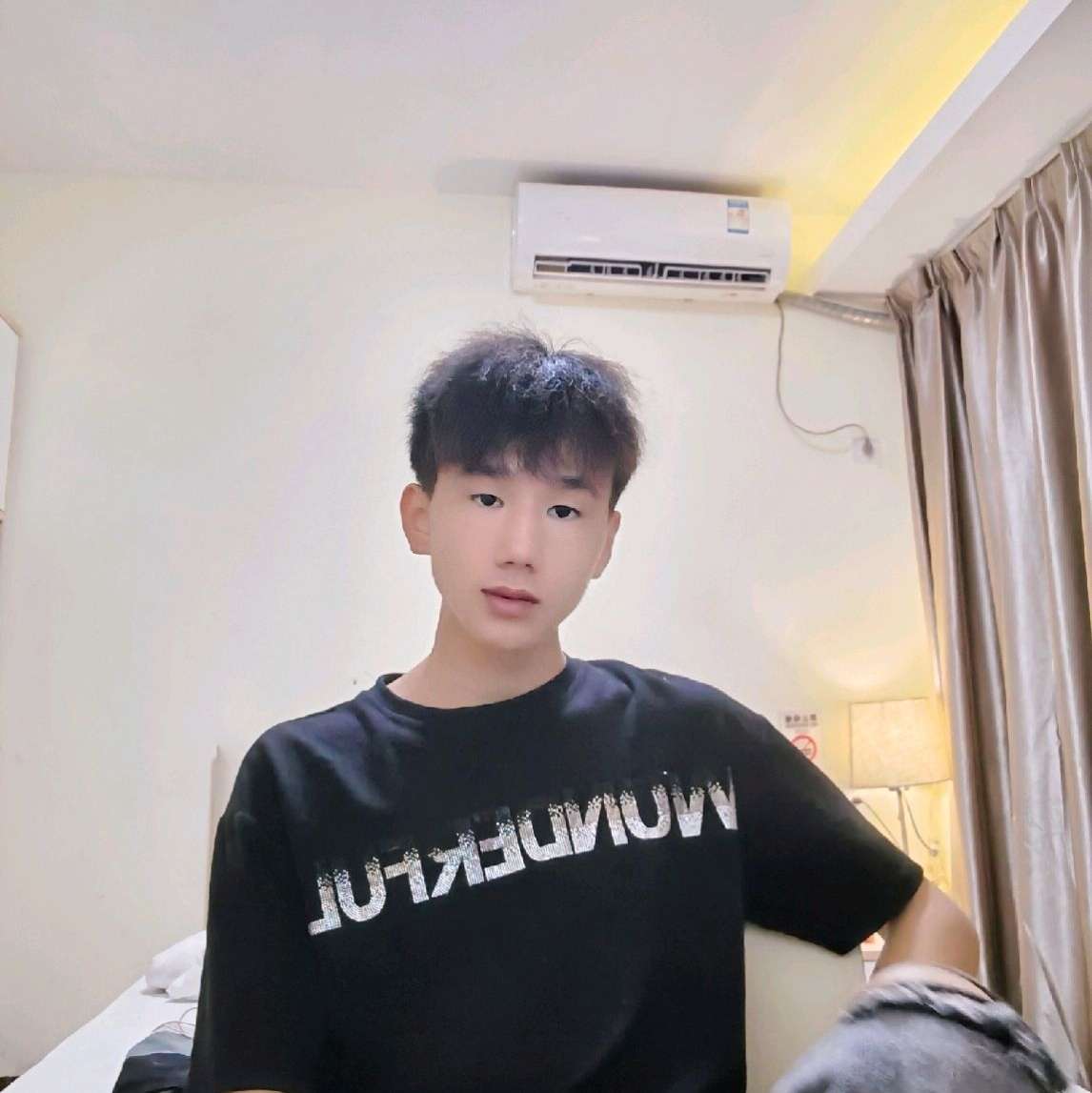 音响保卫香蕉的照片