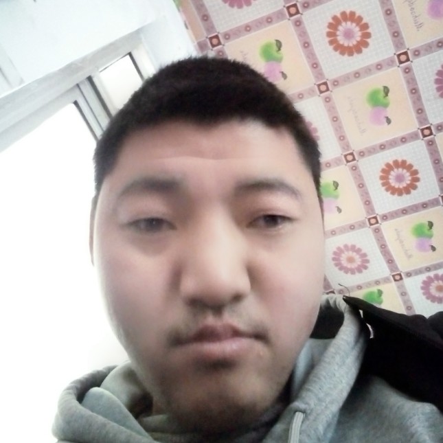 草丛漫步爱撒娇的照片