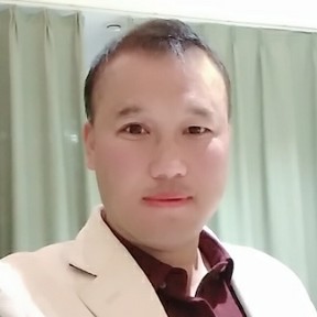 哑铃凝眸温婉的照片