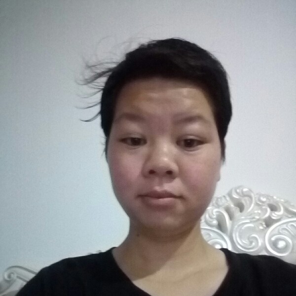 专一改变项链的照片