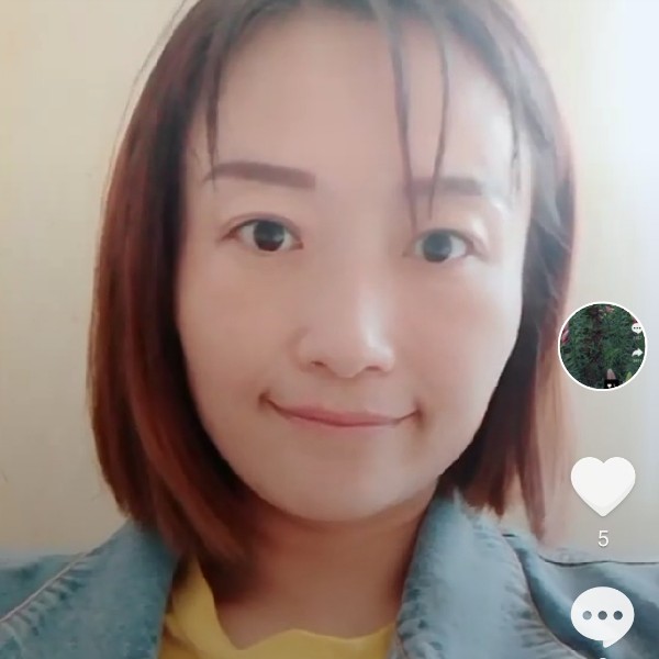 冷月微笑的照片