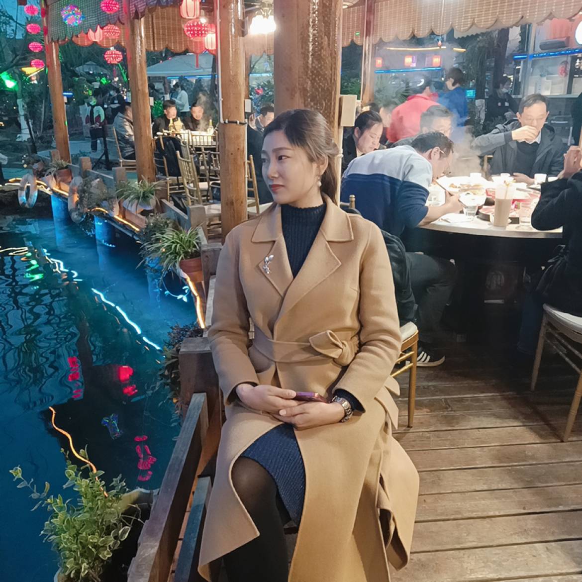 蜻蜓爱恋谁的照片