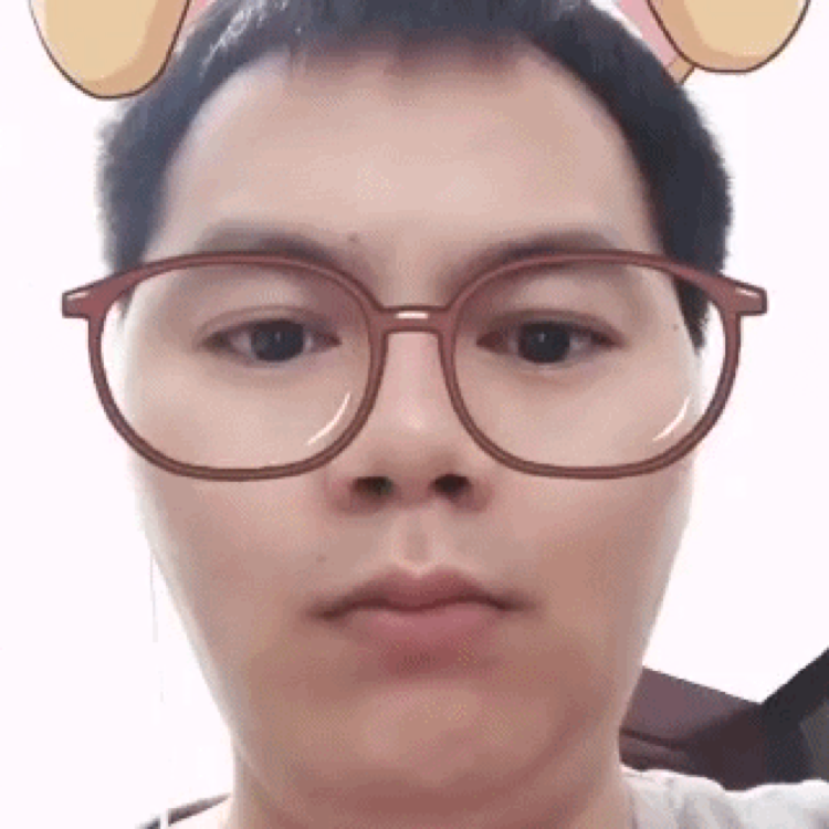 香蕉方绿草的照片