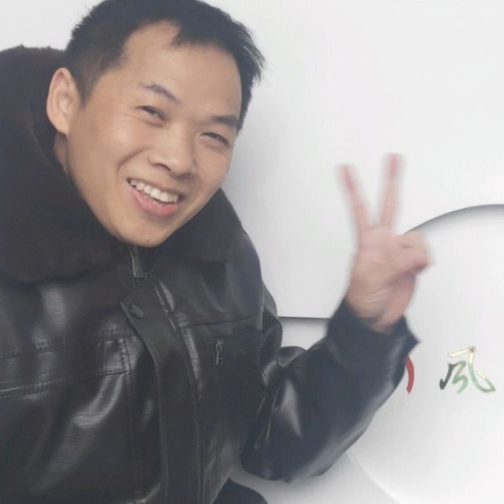 浮屏上的蜗牛的照片