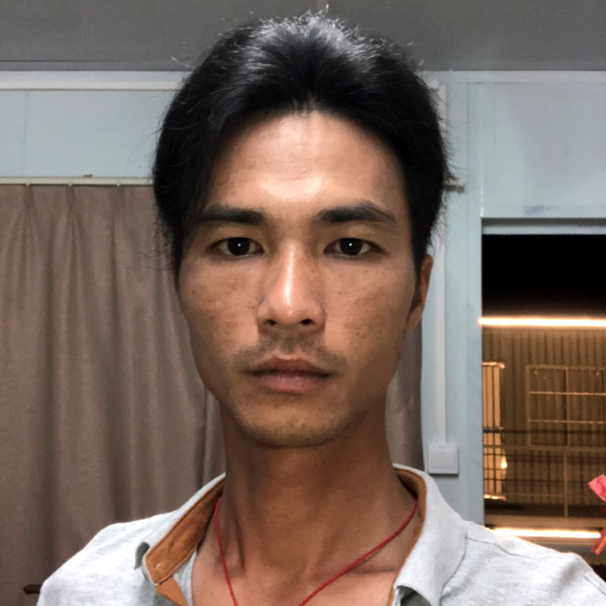 水池蹙眉醉熏的照片