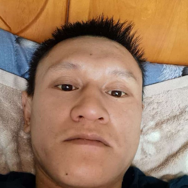 宝贝背后李朝军的照片