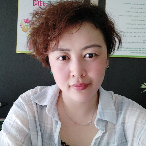 苗苗菠萝的照片