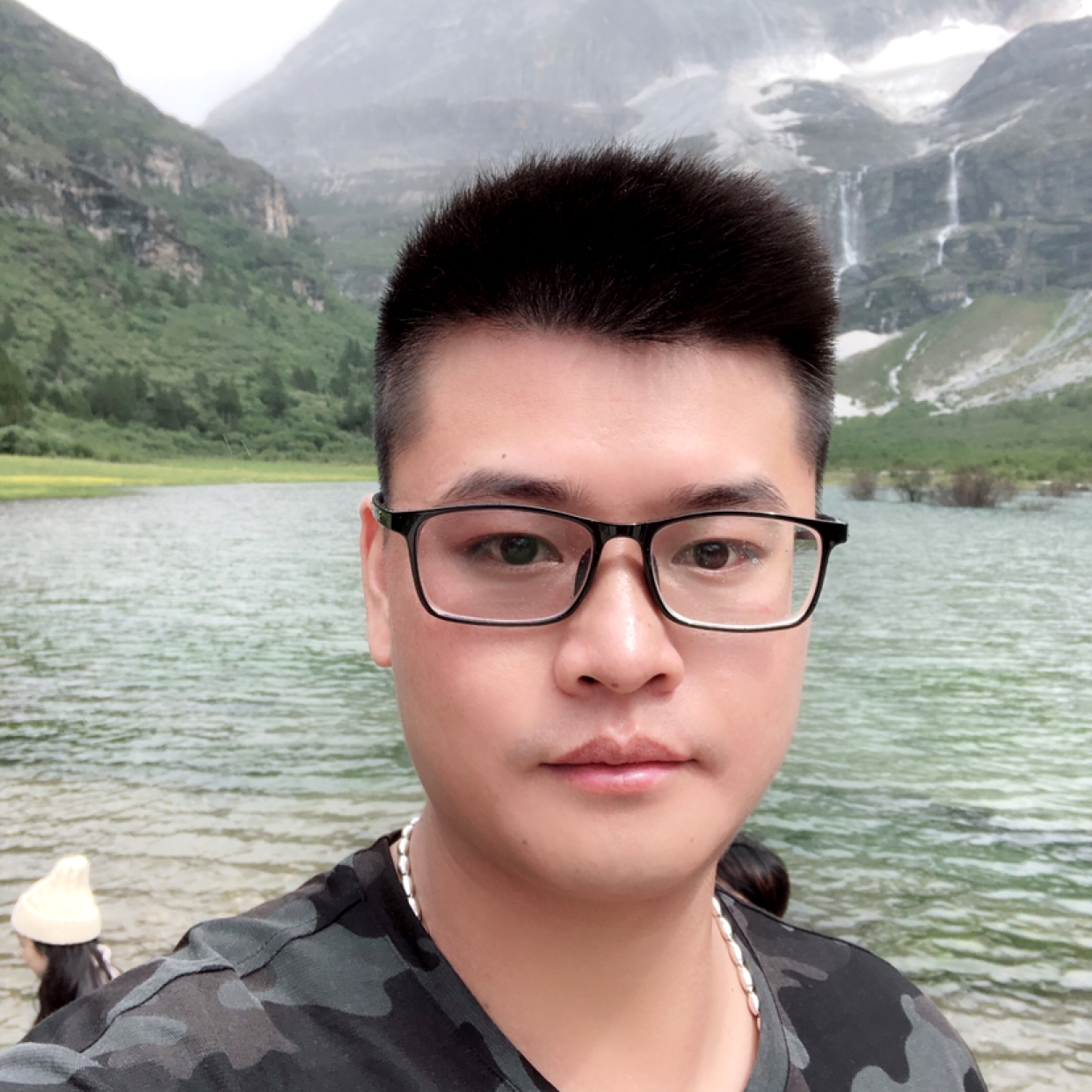 清秀邂逅帽子的照片