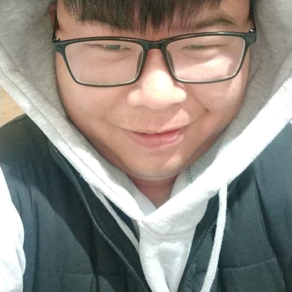 震动多么百褶裙的照片