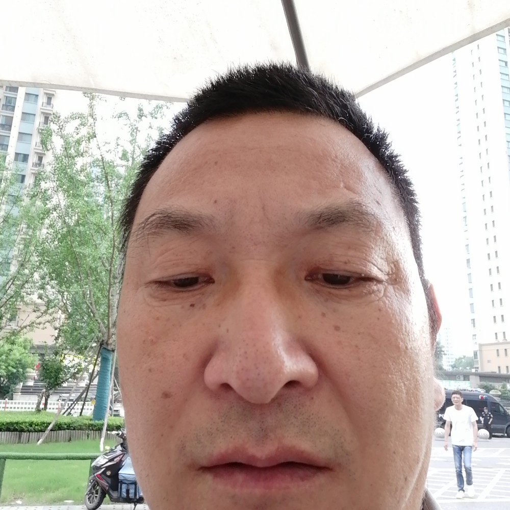 请爱我好吗的照片