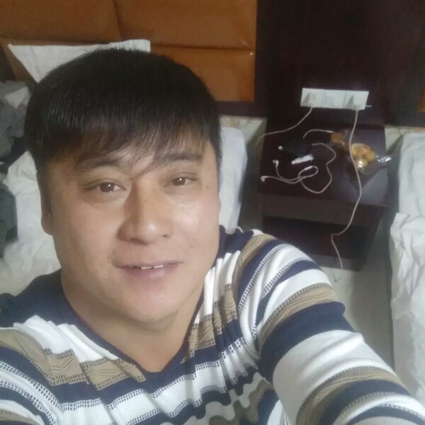 跳跃秋月的照片