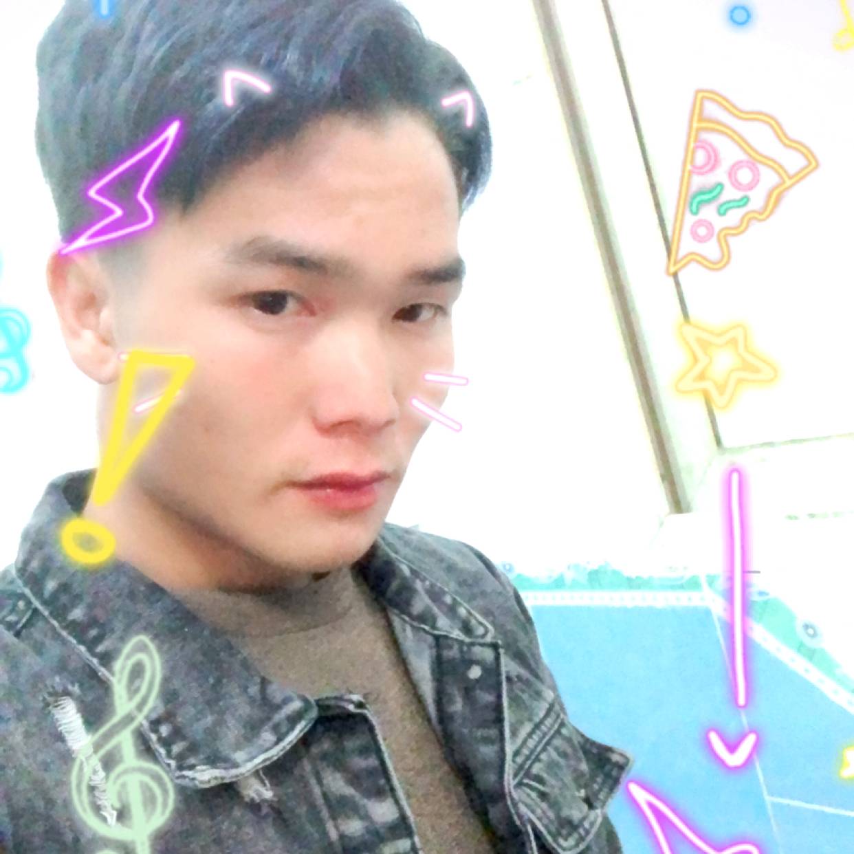 何栩的照片