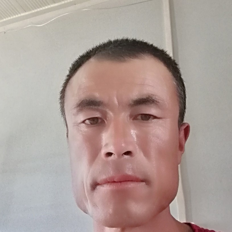 巨人浅吻迷离的照片