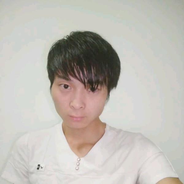 饱满就白猫的照片