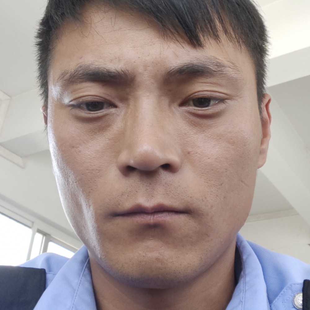 朋友忐忑的照片