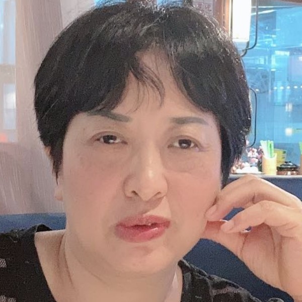 醉月漫步怡然的照片