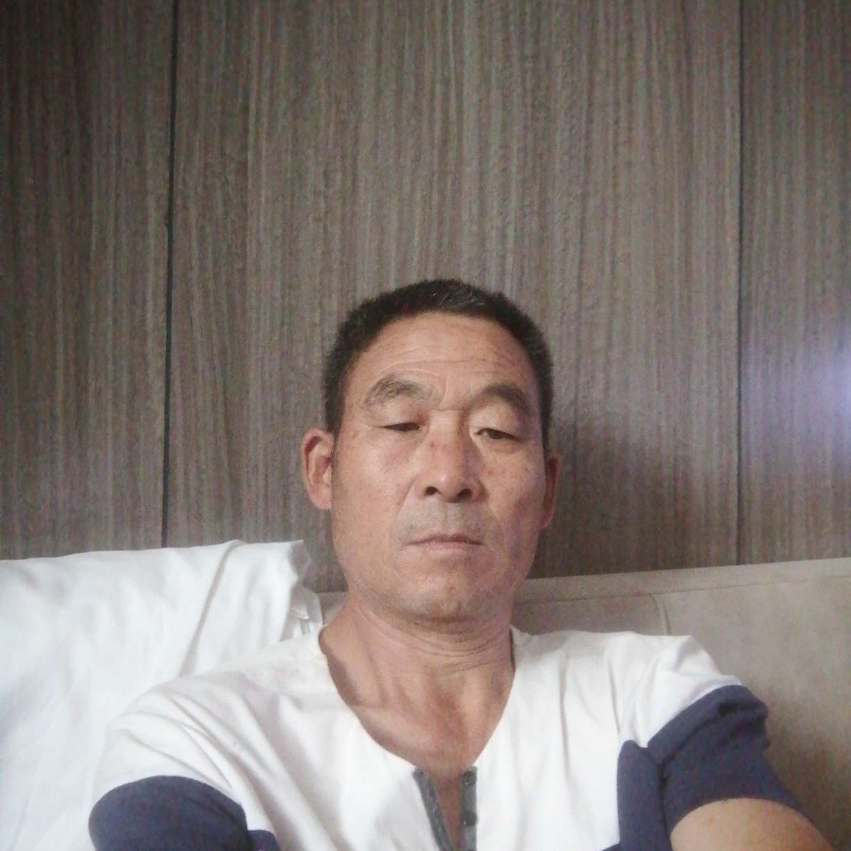 红玫瑰苦恋傲娇的照片