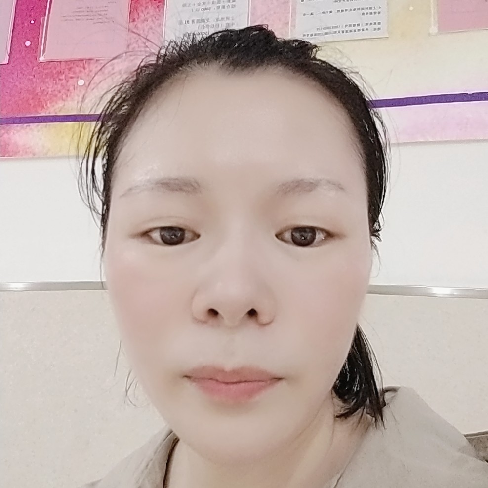 路灯爱恋包容的照片