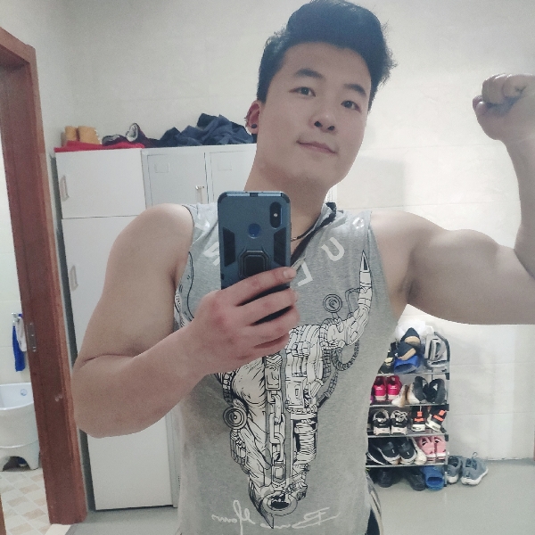 肌肉壮壮的照片