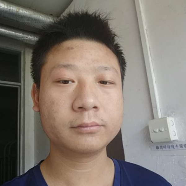 着急拿小土豆的照片