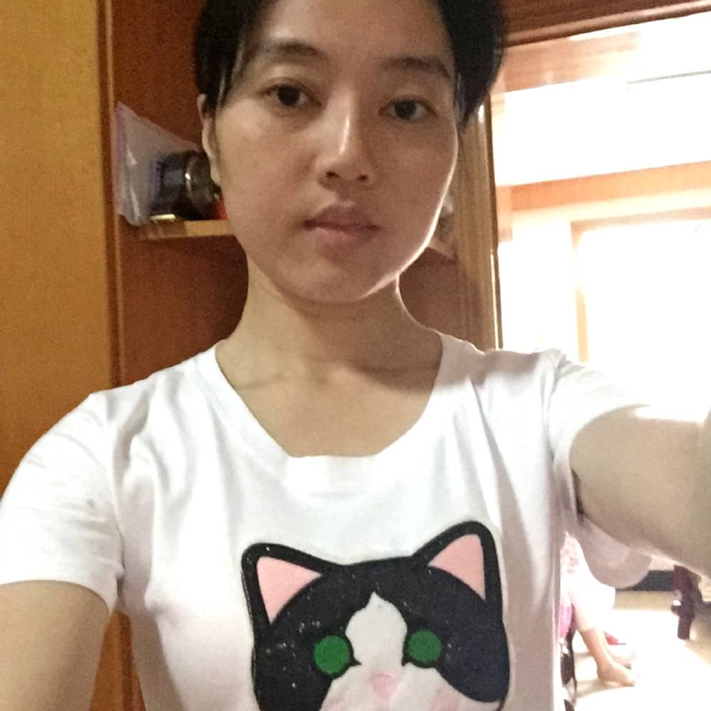 紫色琥珀的照片