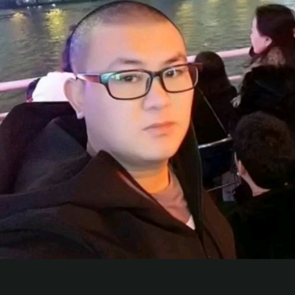 裙子淡定的照片