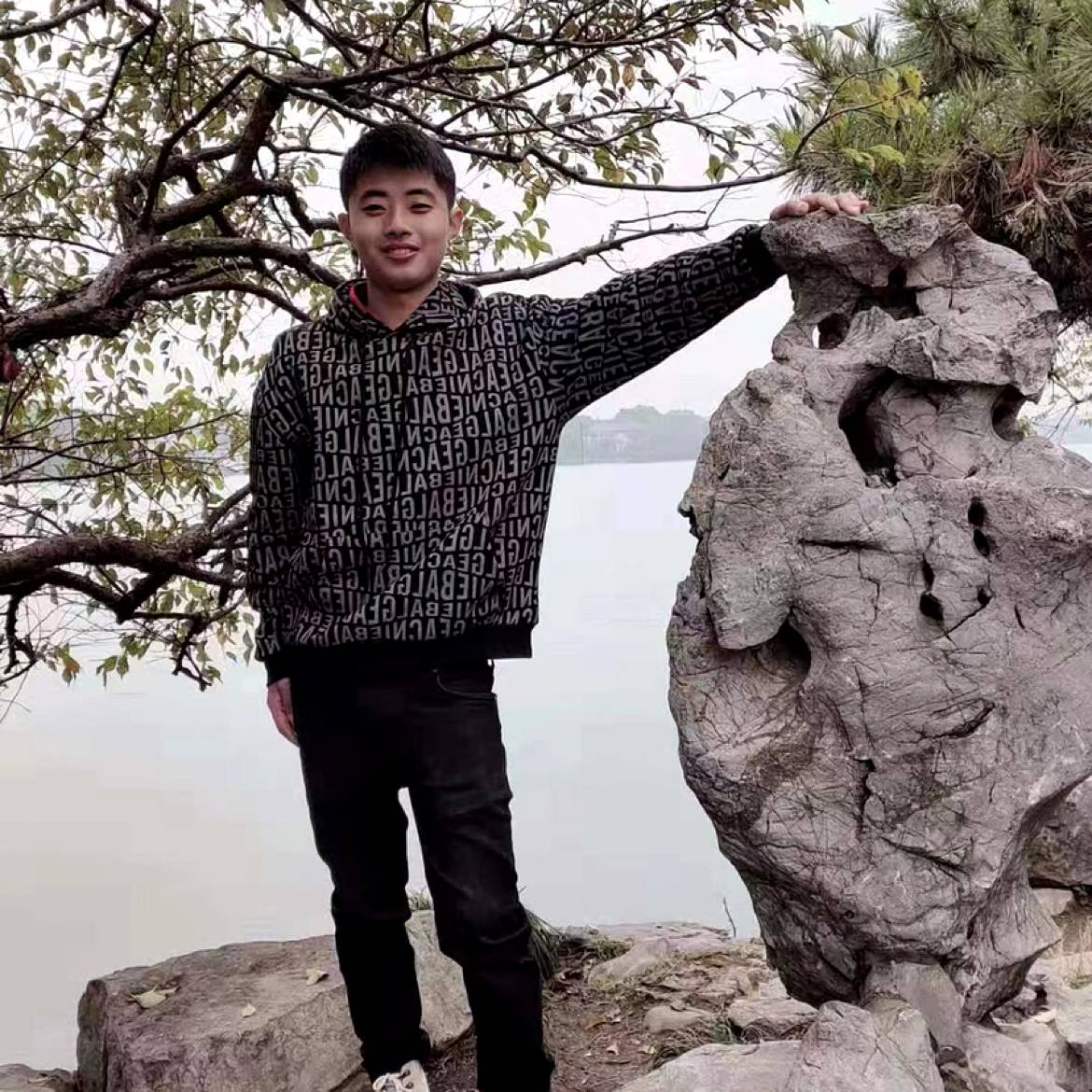 浅唱忧伤曲调的照片