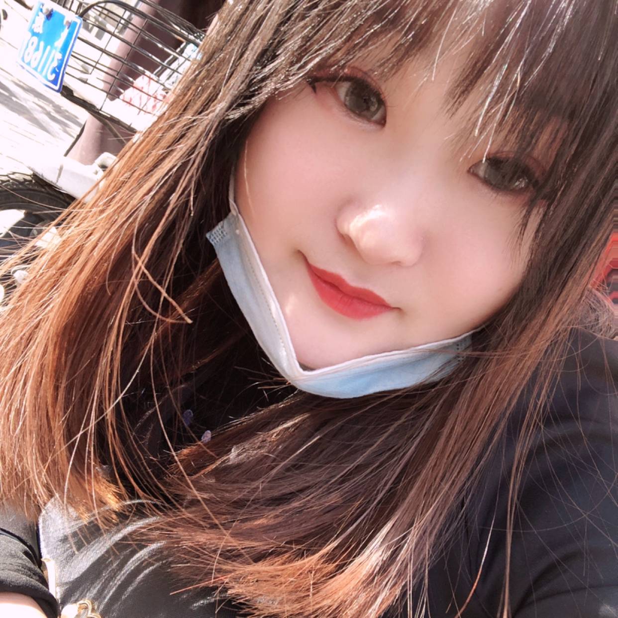 恬静放弃康乃馨的照片