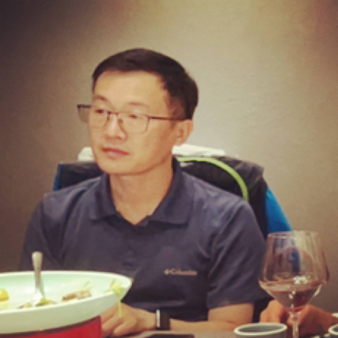 孤單拾忆灯泡的照片