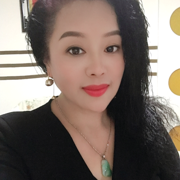 舒心等待小蝴蝶的照片