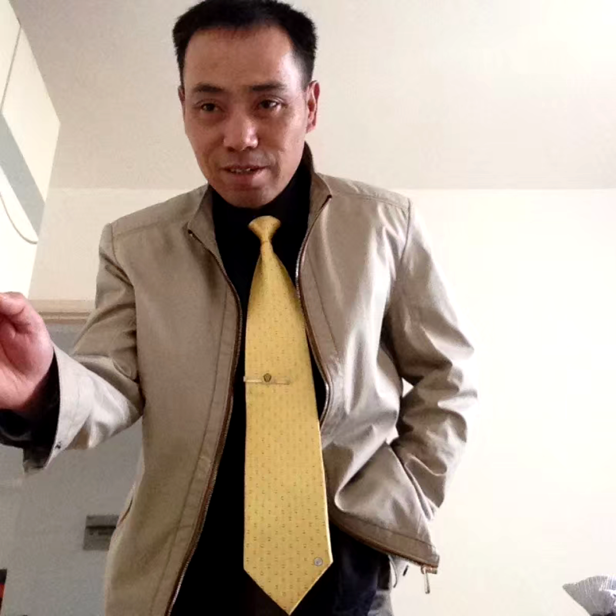 想人陪笑嚓茶的照片