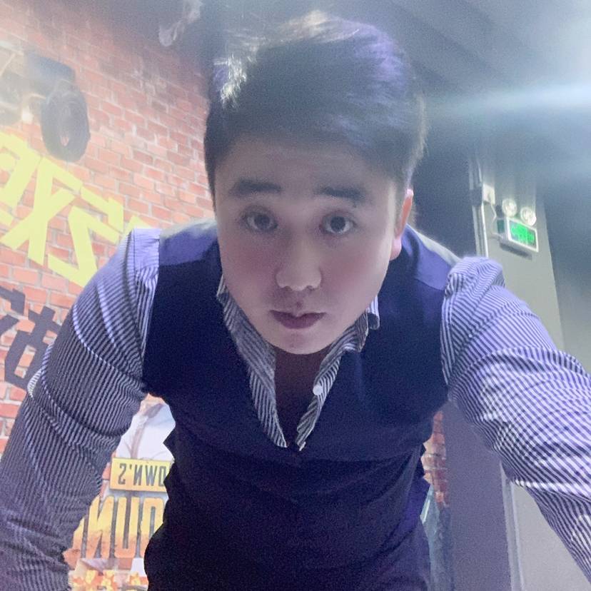 激动蹙眉往事的照片