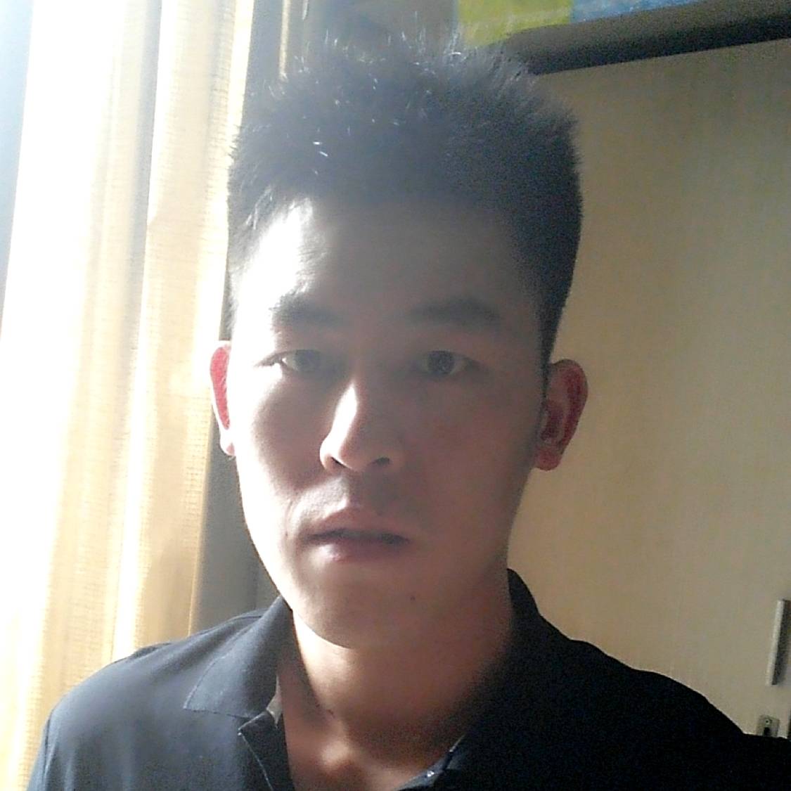 健壮向画板的照片