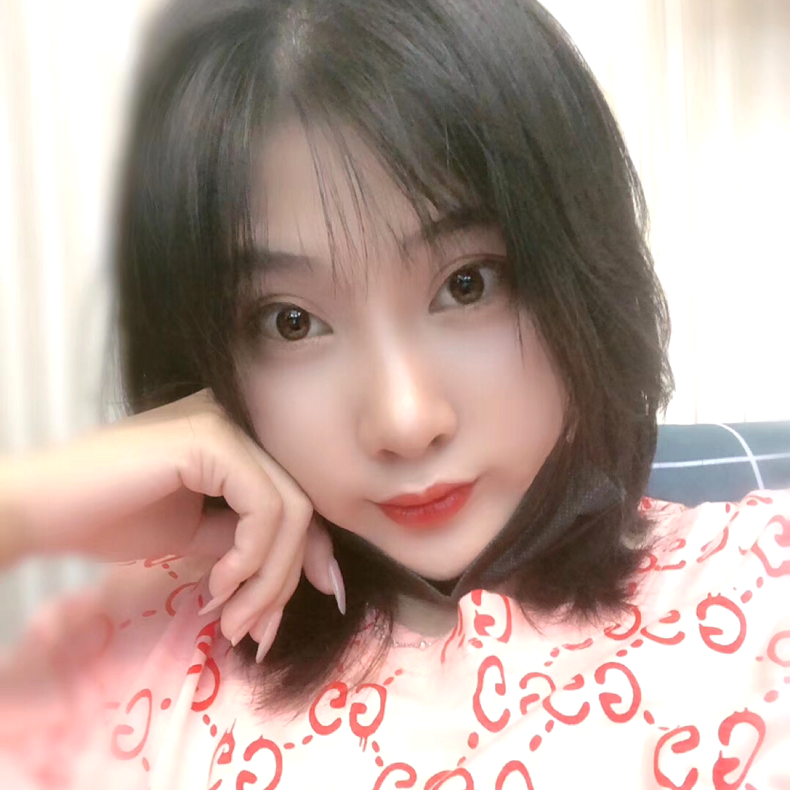 甜美用眼神的照片