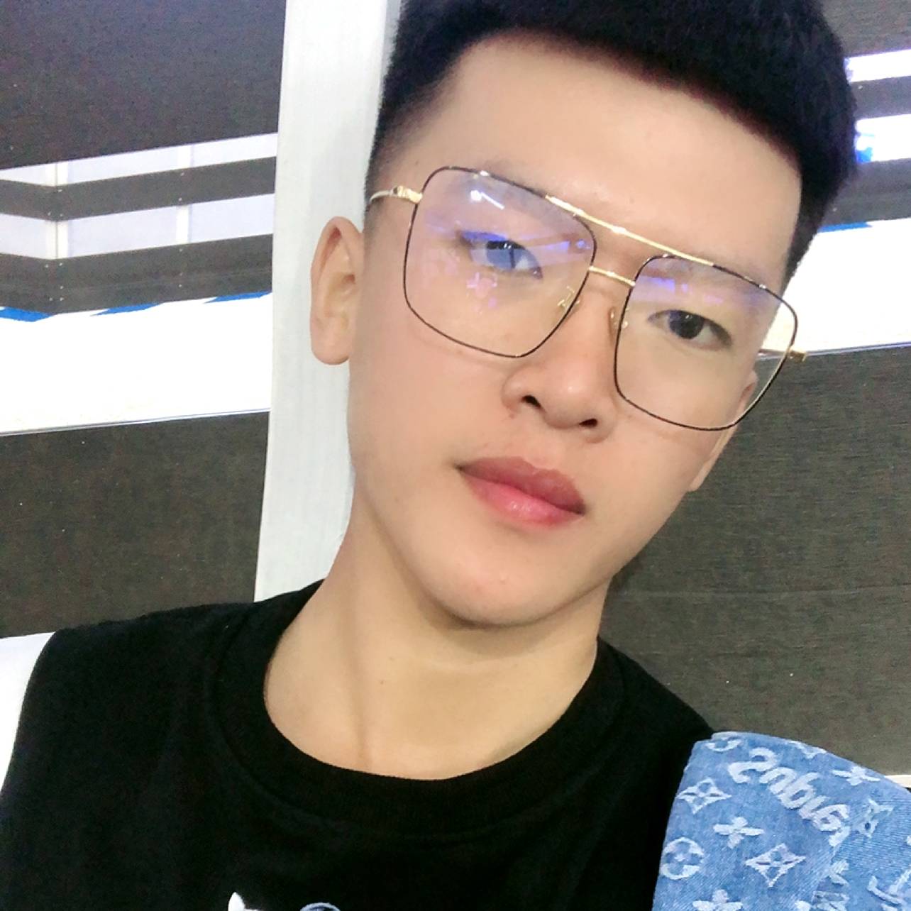蜡笔小新眼紫的照片