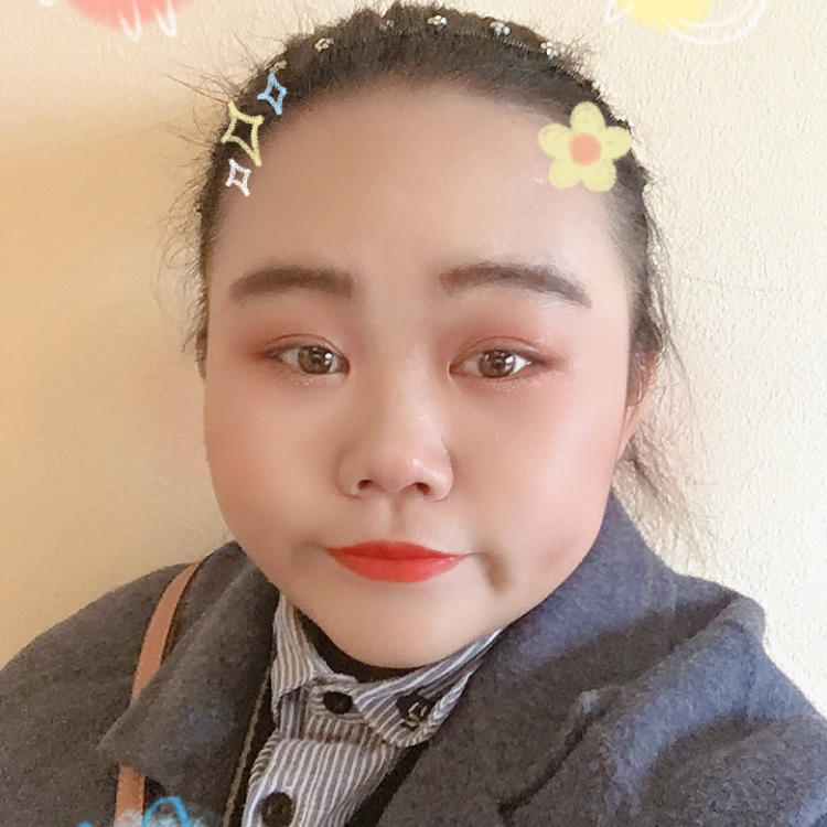 陶醉扯黑猫的照片
