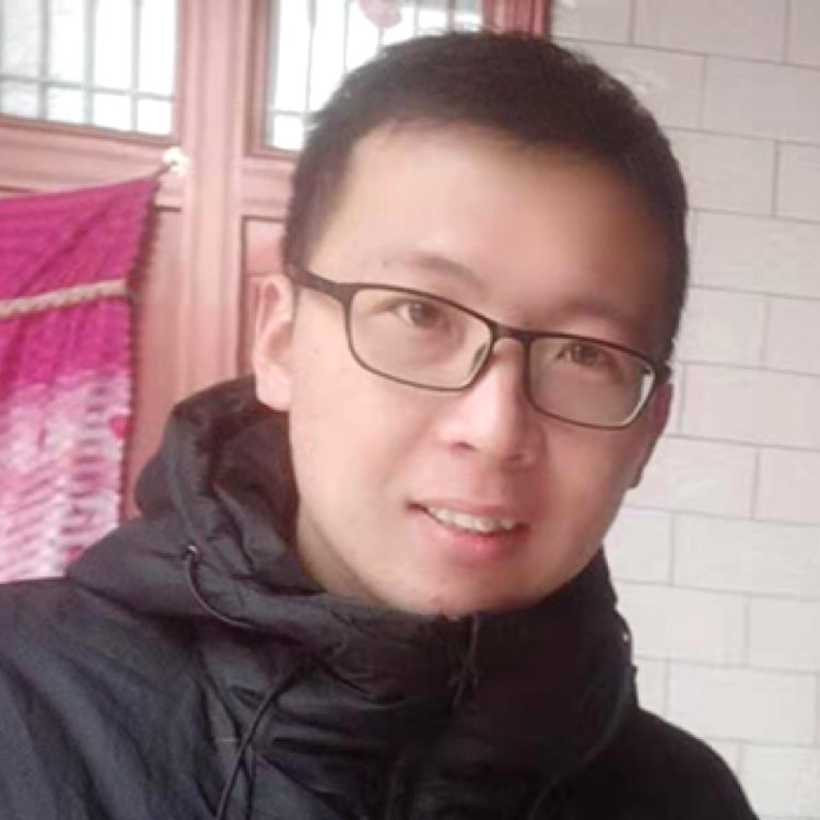 自觉放弃外套的照片