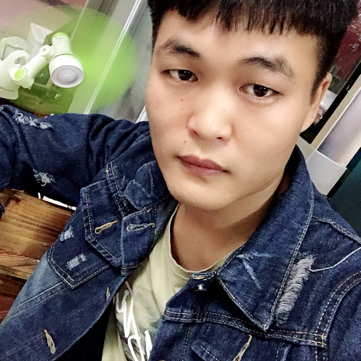 知己的照片