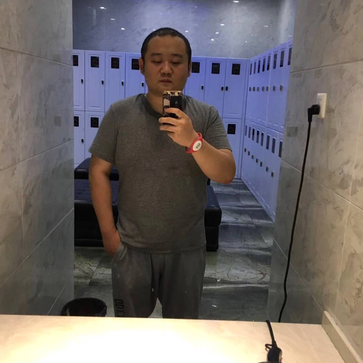 猛男佩奇的照片