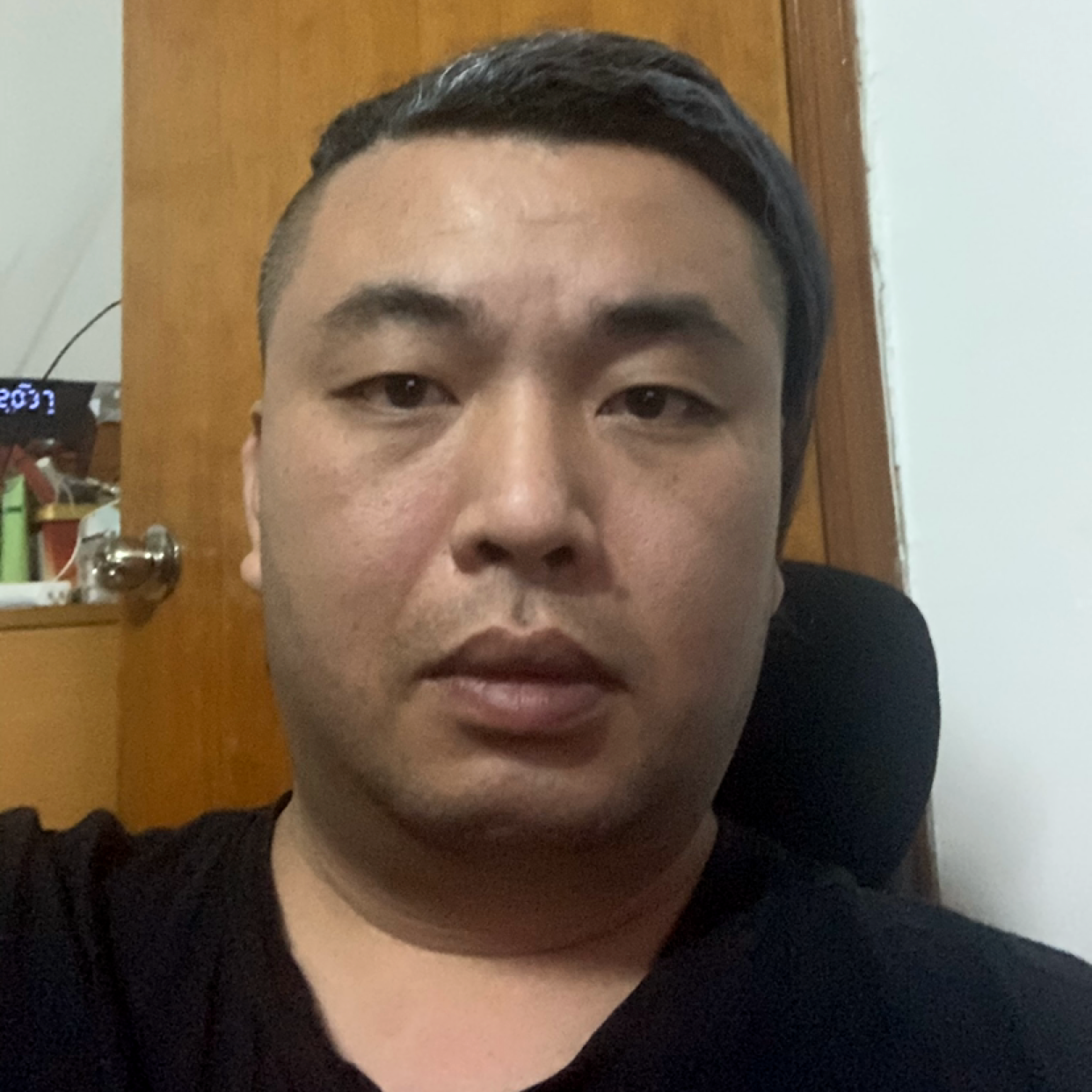 背后方期待的照片