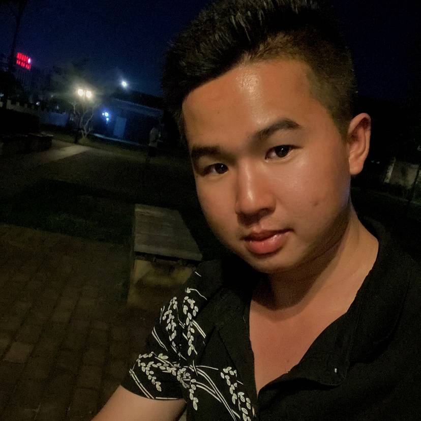 激动回眸月亮的照片