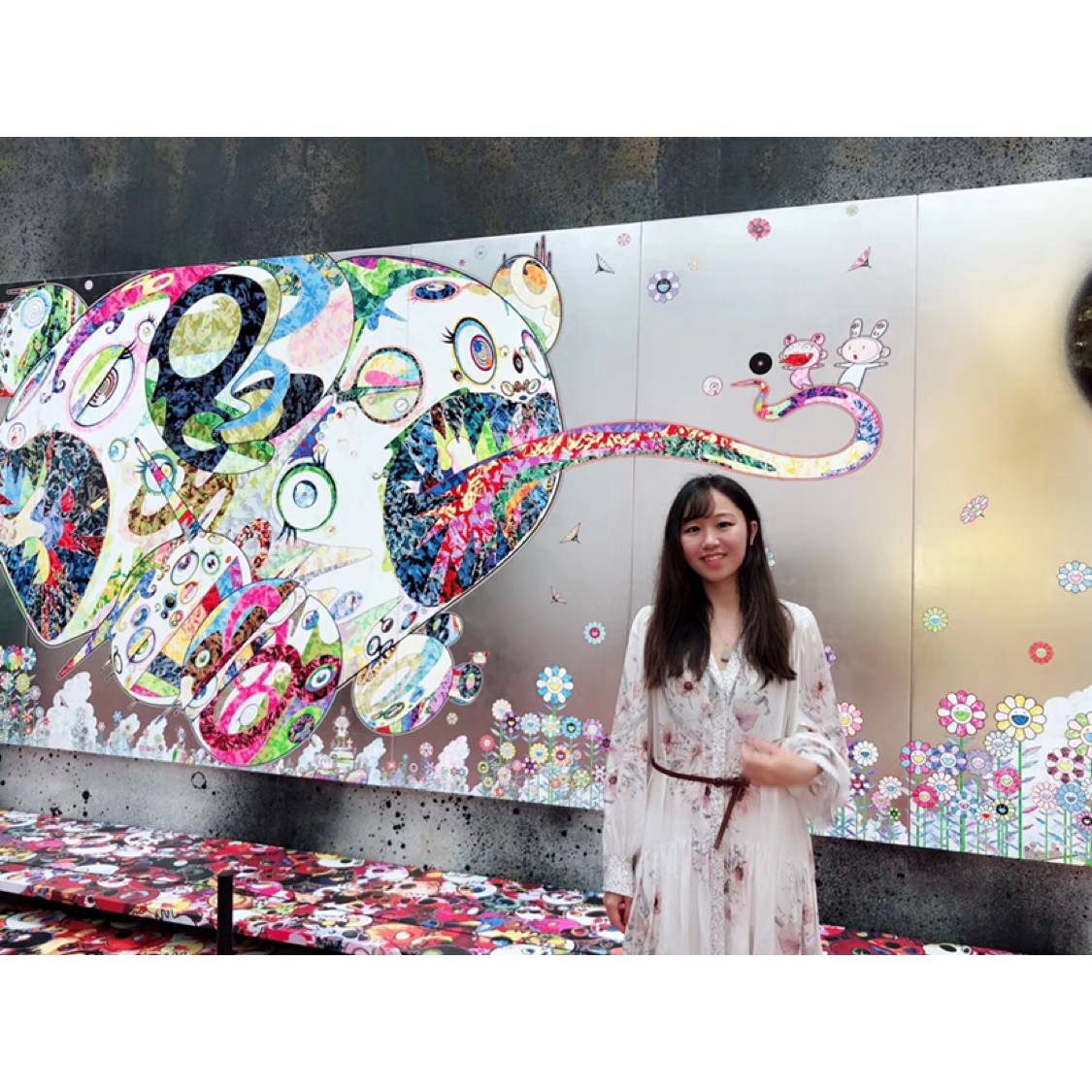 少女怡然的照片