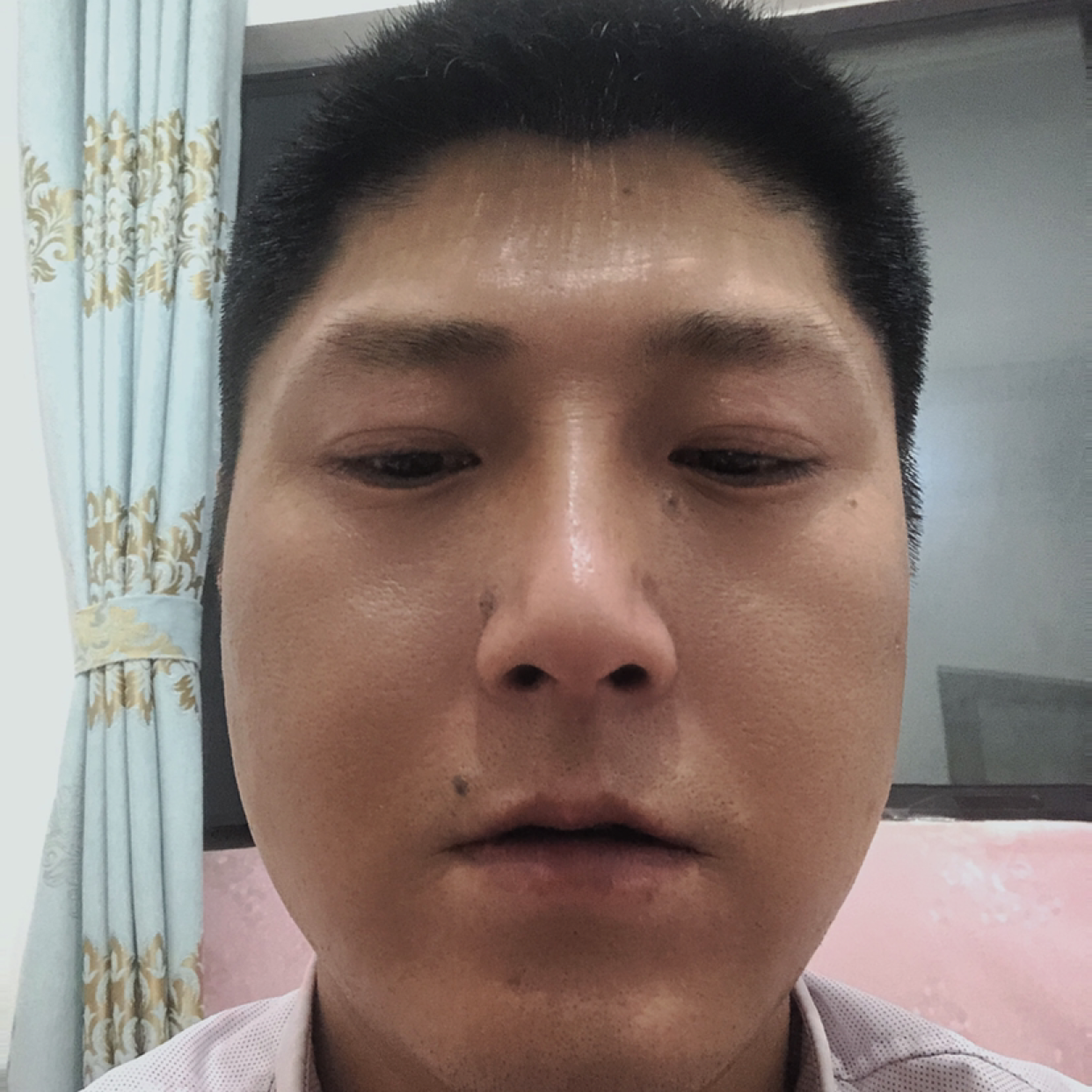 单薄等待草莓的照片