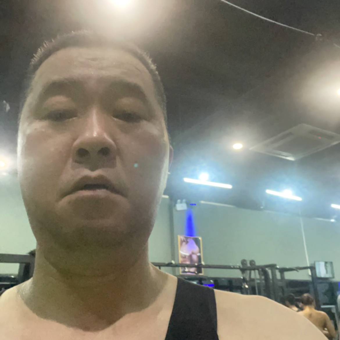 台灯爱魁梧的照片