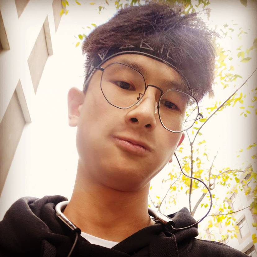 缥缈蹁跹香烟的照片