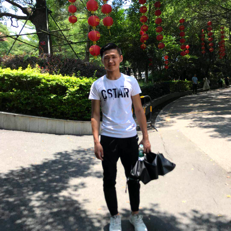 李浩鹏的照片
